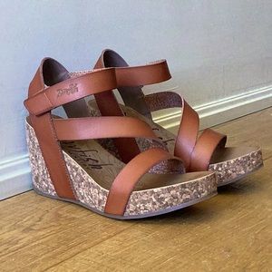 Blowfish size 10 leather wedge sandals